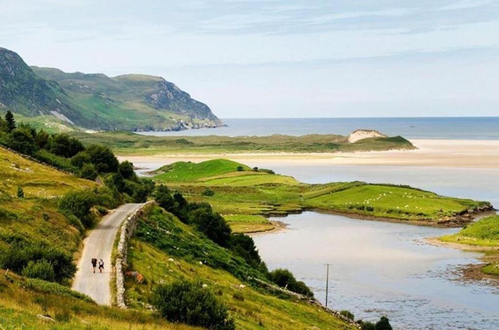 Апартаменти Dungloe Lakeside Lodging Екстер'єр фото